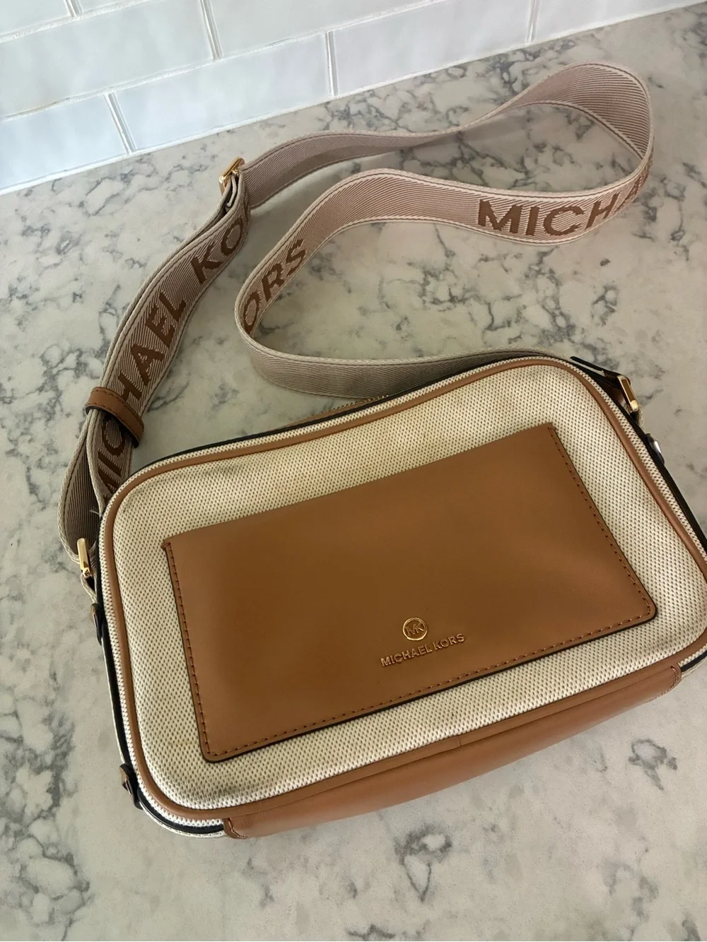 MICHAEL KORS Quinn Cream & Tan Crossbody Bag with Logo Strap Purse Handbag MK